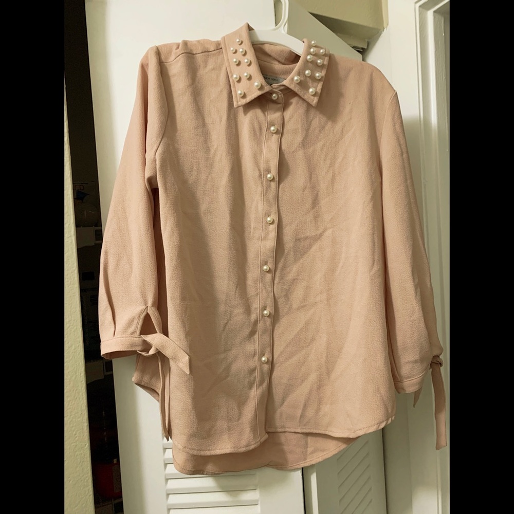<Andrew Marc> Pink Pearl Collared Blouse